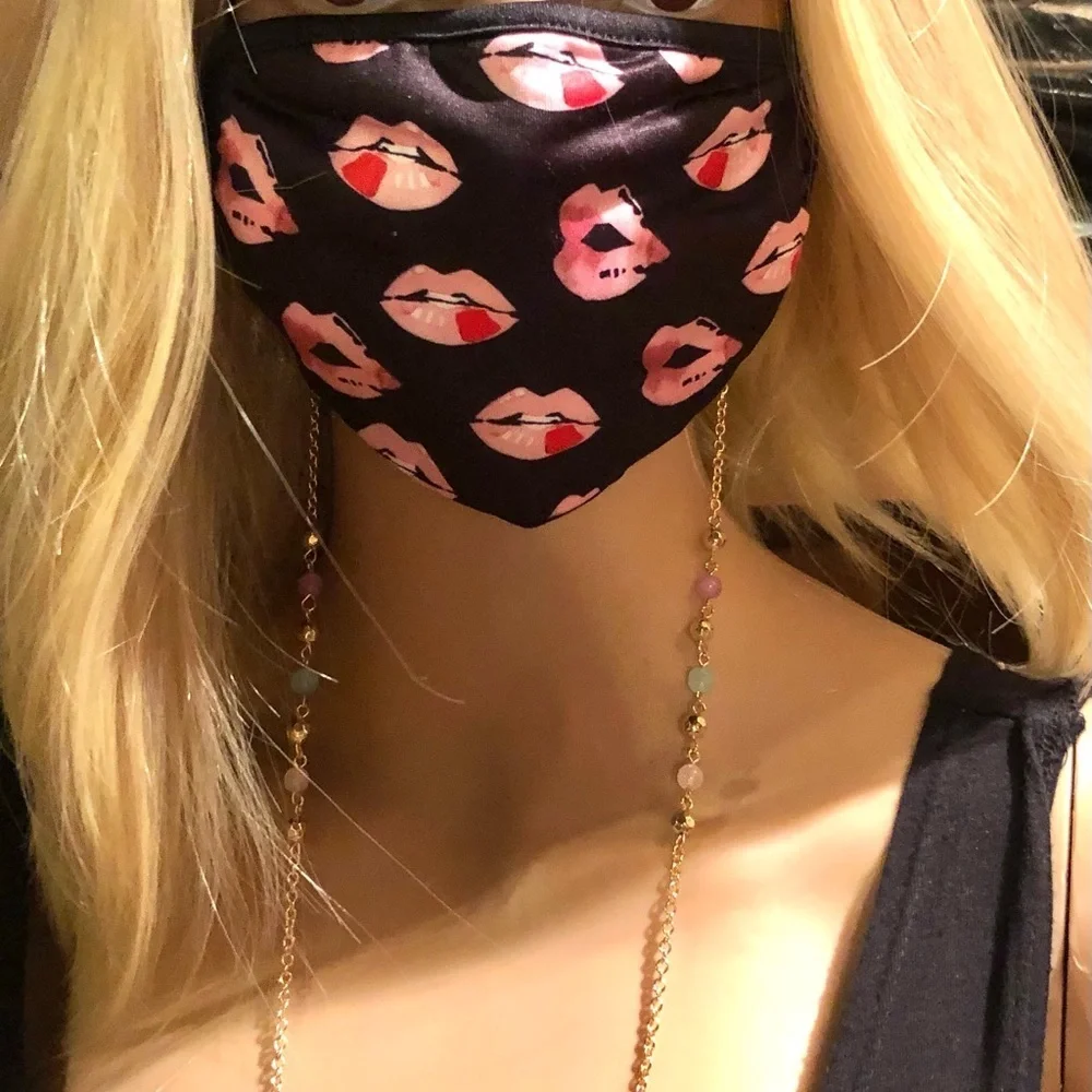 NWT Face Mask Chain holder with Mask